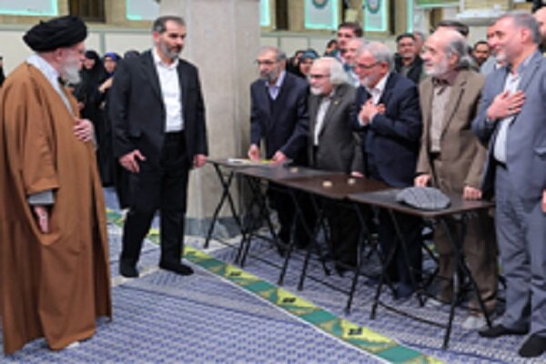 The leader meets poets and experts in Persian culture and literature