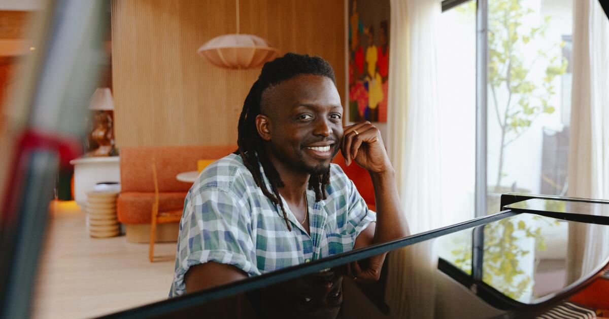 When life became overwhelming, this musician ‘piano and prayer’ started