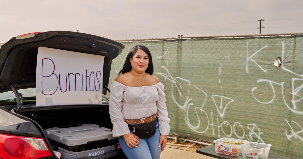Honduran Home Cook sells Burrito for LA workers and millions of tiktok